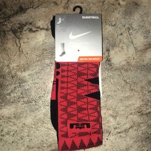 Nike Hyper Elite Cushioned LeBron James Red Socks